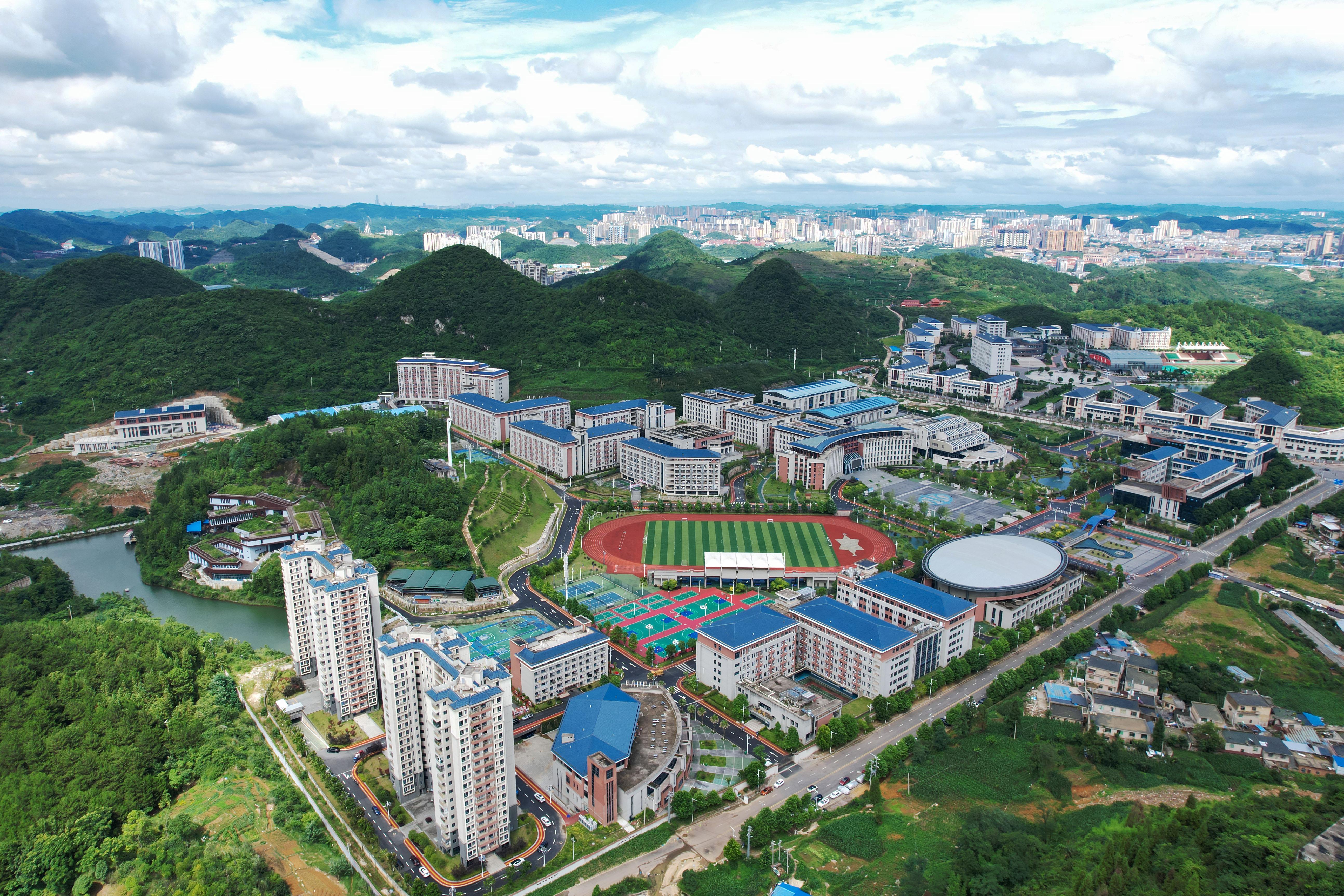 贵州水职院全景图（龙毅 摄）