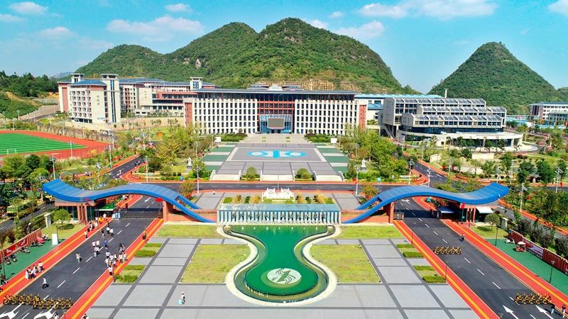 校园全景.jpg