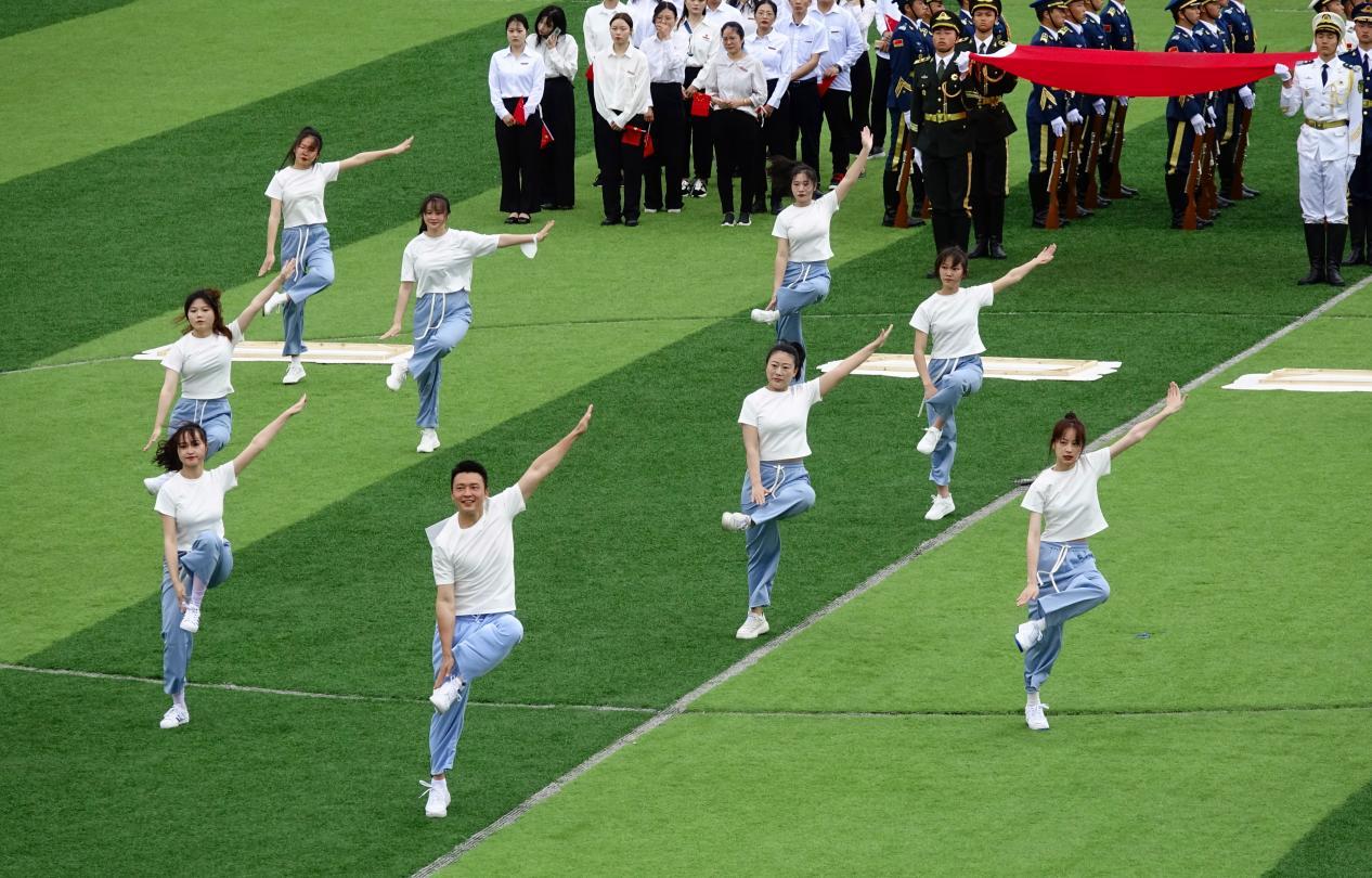 D:\u684c面\u6c34利工程分院表演节目《孤勇者》.jpg水利工程分院表演节目《孤勇者》