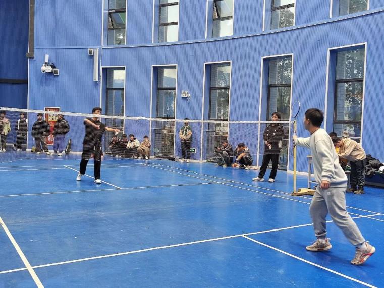 凝心力聚 “羽”你同行 ——电力工程分院举行羽毛球比赛
