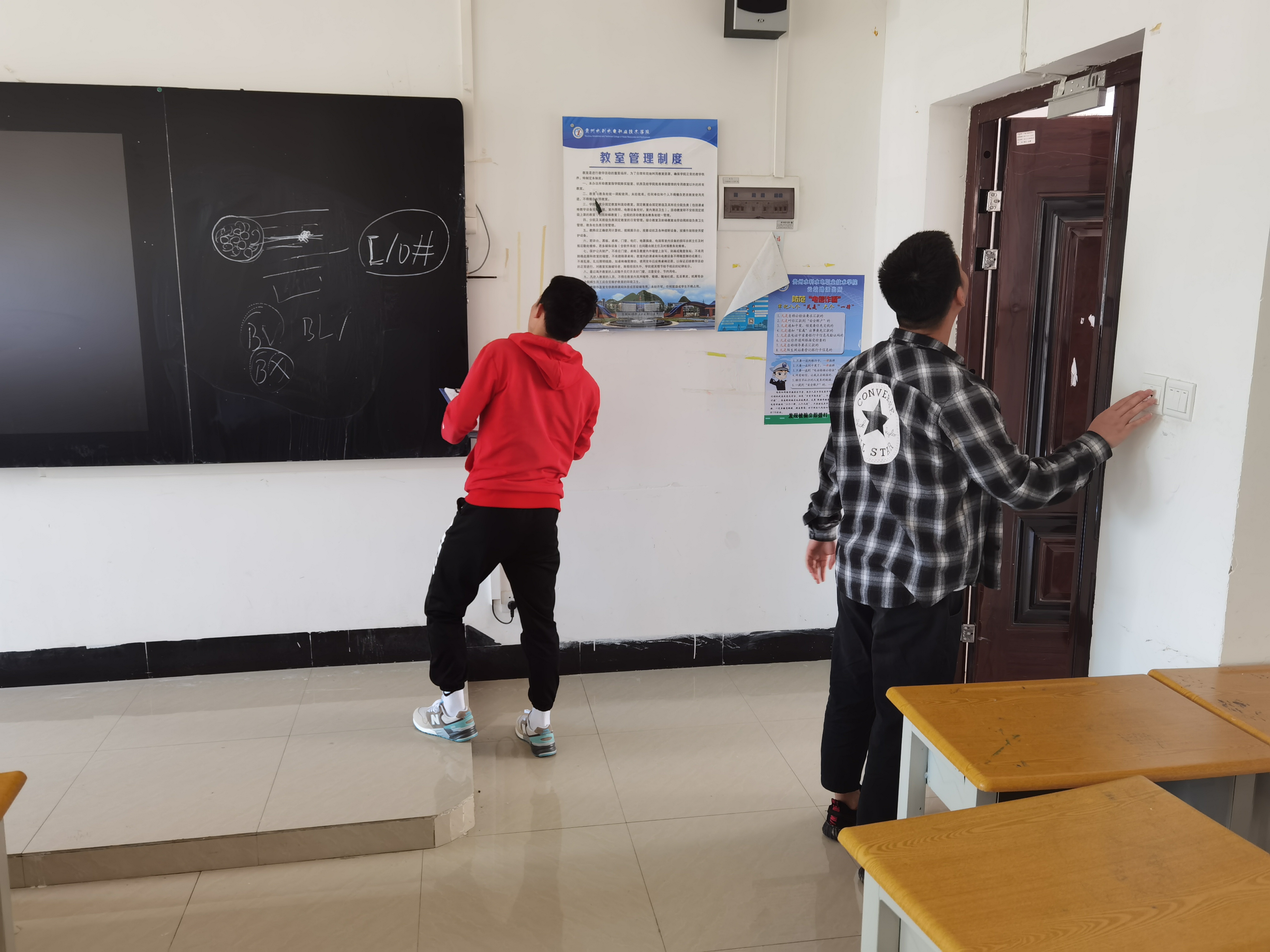6a254ad1-d8b8-4c0e-9ab5-342f6801de19.jpg