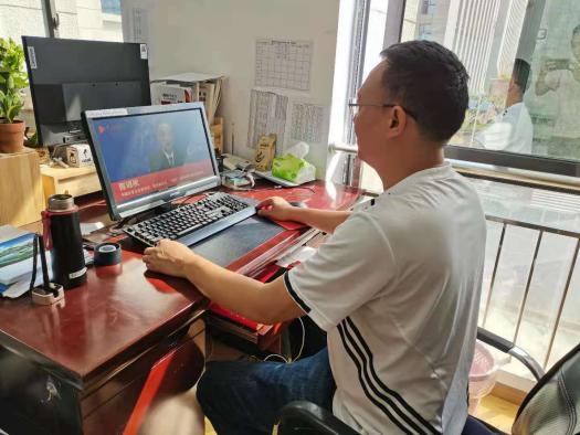 老师观看